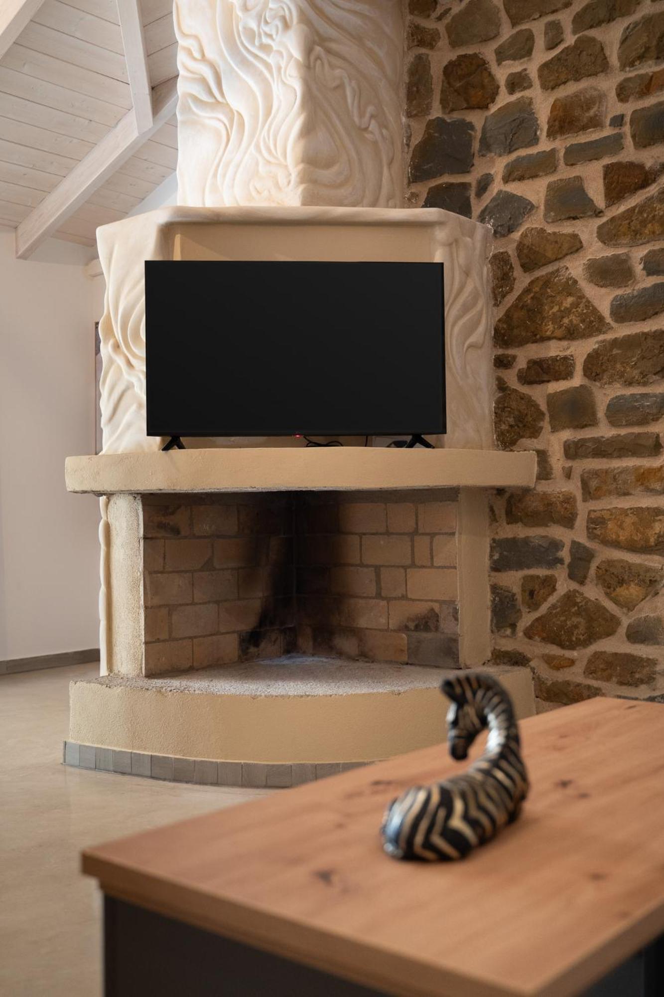 Lithos Suites Φοινικούντα Εξωτερικό φωτογραφία